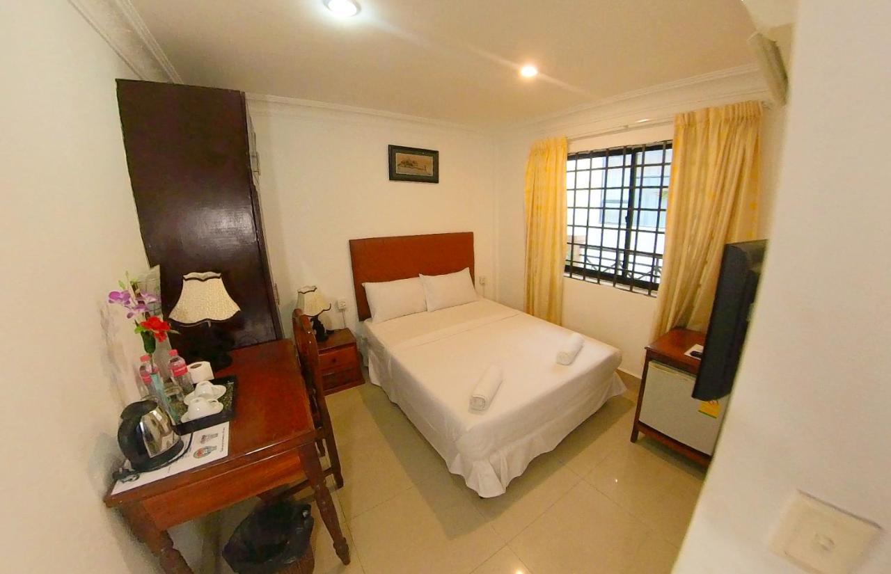 Riverside Hotel 金边 外观 照片